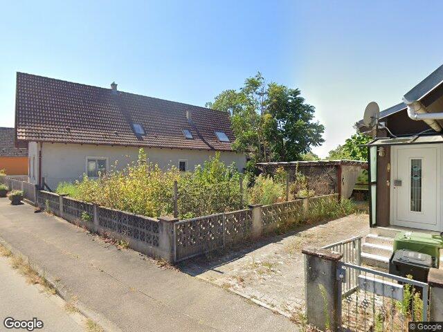 Zwangsversteigerung: Einfamilienhaus, Garage in Rheinau, Helmlingen