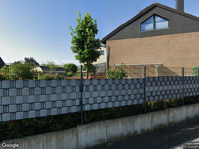 Zwangsversteigerung: Garage, Einfamilienhaus in Bedburg, Kaster