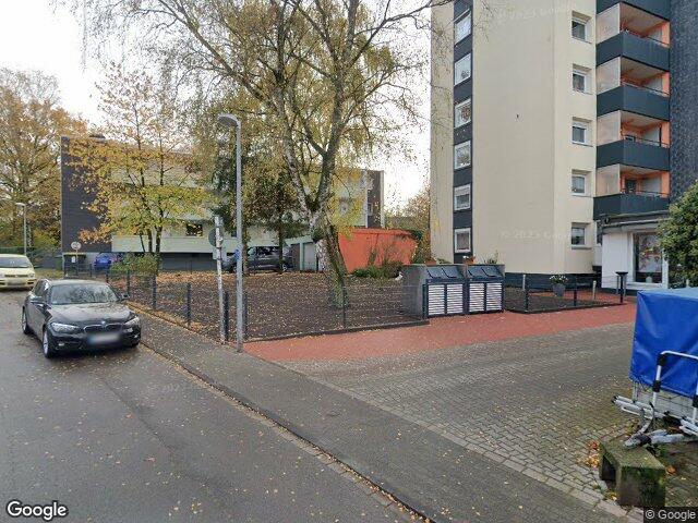 Zwangsversteigerung: Kfz-Stellplatz, Garage, Einfamilienhaus in Mülheim an der Ruhr, Dümpten