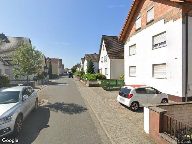 Zwangsversteigerung: Zweifamilienhaus, Garage in Lorsch