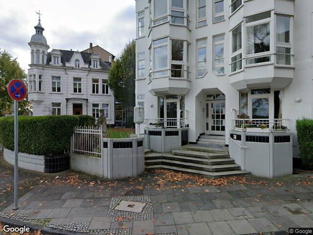 Zwangsversteigerung: Eigentumswohnung (ab 5 Zimmer) in Bonn, Castell