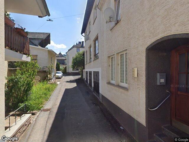 Zwangsversteigerung: Einfamilienhaus in Trittenheim