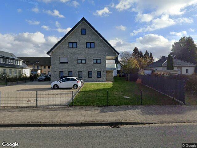 Zwangsversteigerung: Mehrfamilienhaus, Kfz-Stellplatz in Detmold