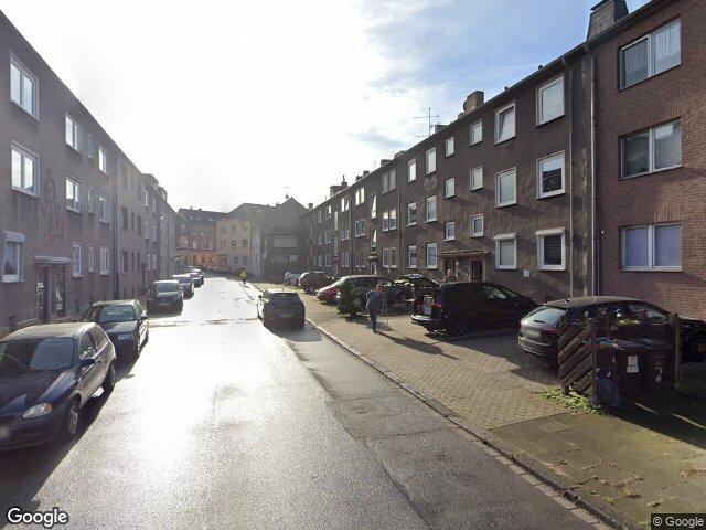 Zwangsversteigerung: Kfz-Stellplatz, Eigentumswohnung (3 bis 4 Zimmer), 6x in Duisburg, Untermeiderich