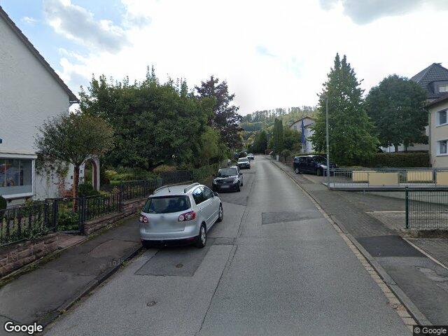 Zwangsversteigerung: Zweifamilienhaus, Garage in Höxter