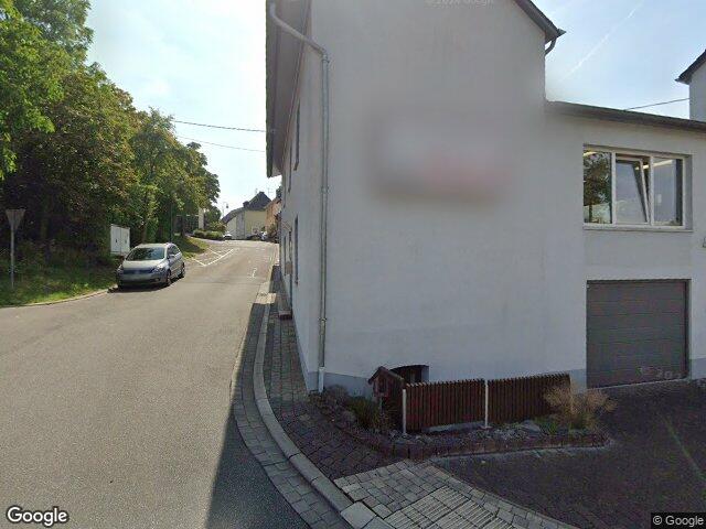 Zwangsversteigerung: Doppelhaushälfte, Garage in Kasel