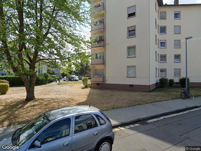 Zwangsversteigerung: Eigentumswohnung (3 bis 4 Zimmer), Kfz-Stellplatz (Tiefgarage) in Mainz, Gonsenheim