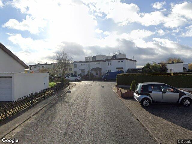 Zwangsversteigerung: Einfamilienhaus mit Pkw-Garage in Vellmar, Niedervellmar