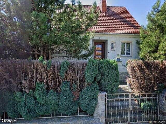 Zwangsversteigerung: Einfamilienhaus (Doppelhaushälfte) in Olbersdorf