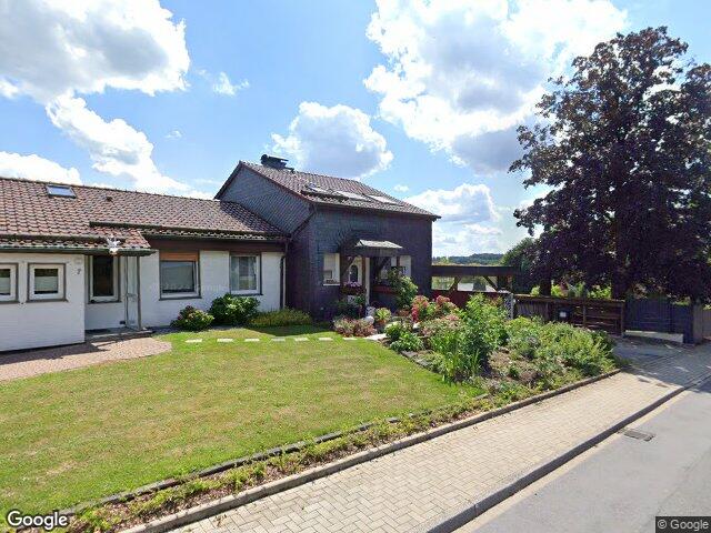 Zwangsversteigerung: Zweifamilienhaus, Garage im Kellergeschoss in Ennepetal