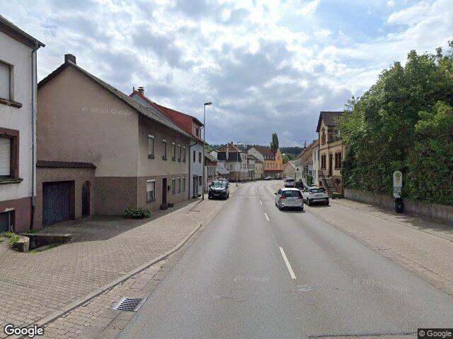 Zwangsversteigerung: Mehrfamilienhaus in Völklingen, Geislautern