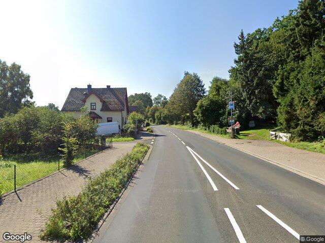 Zwangsversteigerung: Zweifamilienhaus, Garage-/Stallgebäude in unbekanntem Ort