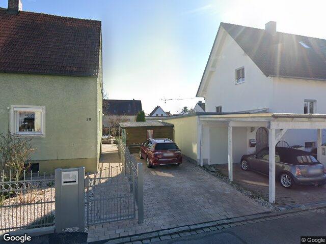 Zwangsversteigerung: Einfamilienhaus, Garage in Landshut