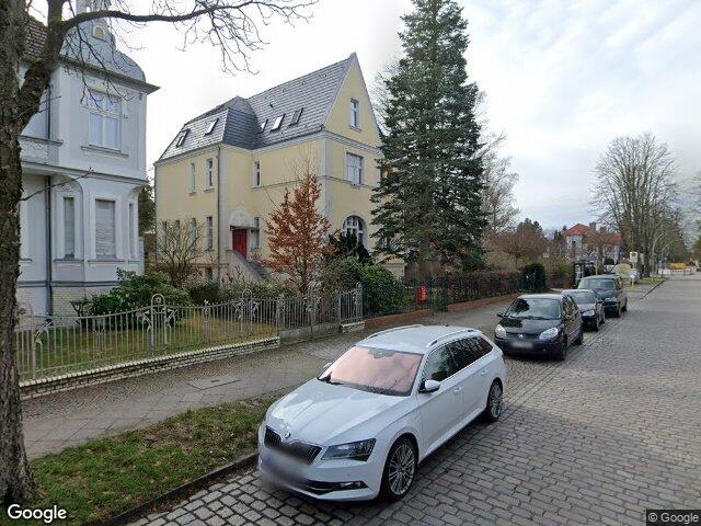 Zwangsversteigerung: Einfamilienhaus in Berlin, Lichterfelde