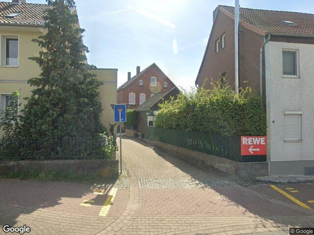 Zwangsversteigerung: Einfamilienhaus, Garage in Sarstedt