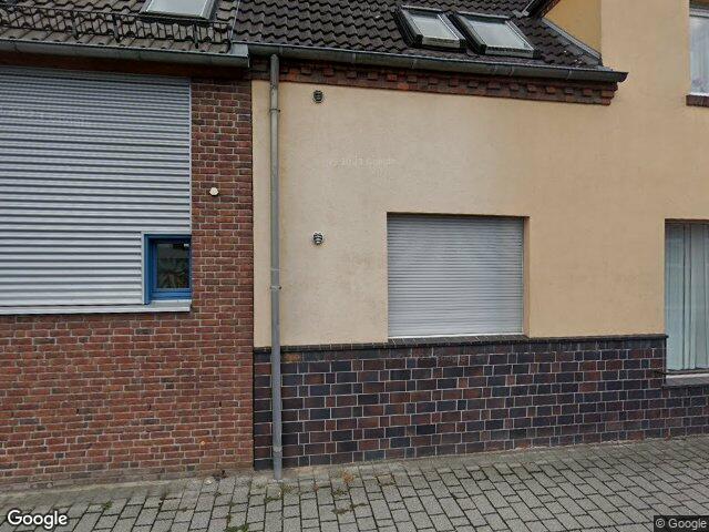 Zwangsversteigerung: Resthofstelle mit Wohnhaus, Zwischenbau, Garage, ehem. Auszugshaus, ehem. Stall mit Anbauten, Laube in Stadt Bitterfeld-Wolfen, OT Bobbau