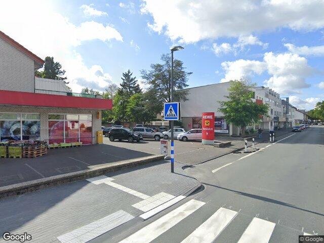 Zwangsversteigerung: Eigentumswohnung (3 bis 4 Zimmer) in Paderborn, Schloß Neuhaus