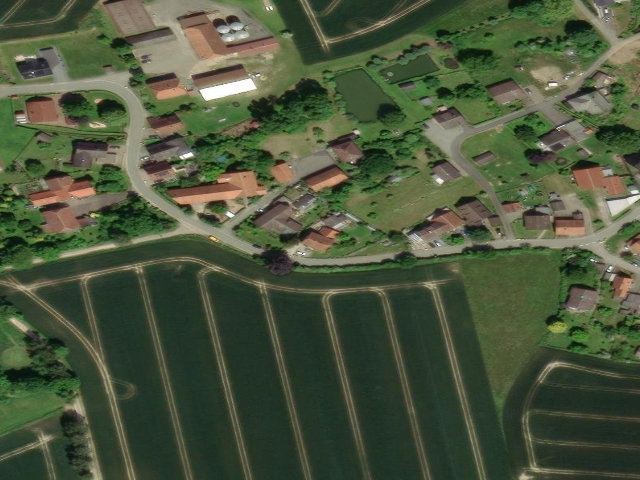 Zwangsversteigerung: Mehrfamilienhaus, Einfamilienhaus in Blomberg, Mossenberg-Wöhren