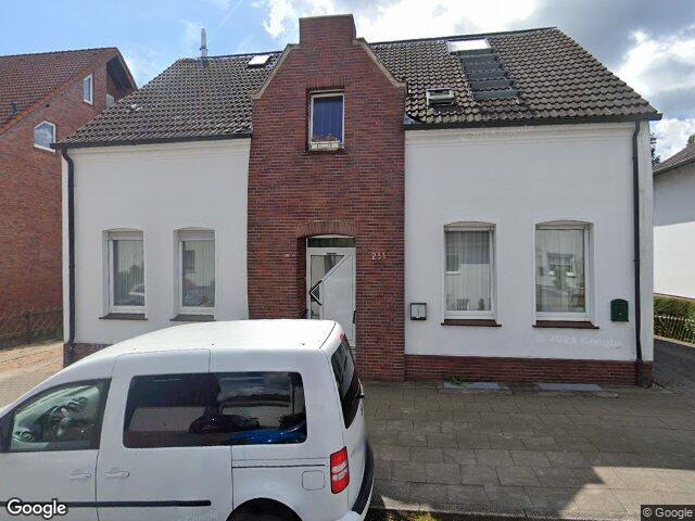 Zwangsversteigerung: Garage, Mehrfamilienhaus, Dreifamilienhaus in Essen