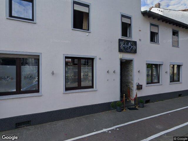 Zwangsversteigerung: Einfamilienhaus, Garage in Neuwied