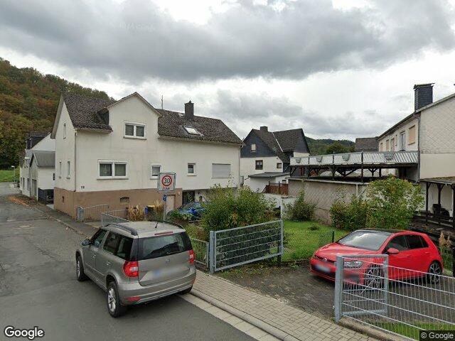 Zwangsversteigerung: Wohn-/Geschäftshaus, Mehrfamilienhaus in Dillenburg, Oberscheld