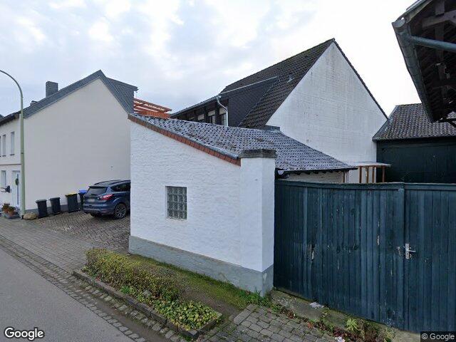 Zwangsversteigerung: Einfamilienhaus, und Nebengebäude 2x Stall, 1x Scheune in Vettweiß, Vettweiß