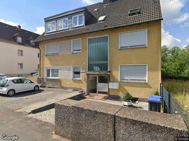 Zwangsversteigerung: Kfz-Stellplatz, Mehrfamilienhaus, 3 Garagen in Bergisch Gladbach, Heidkamp