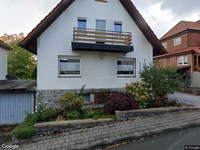 Zwangsversteigerung: Garage, Einfamilienhaus in Marsberg, Niedermarsberg