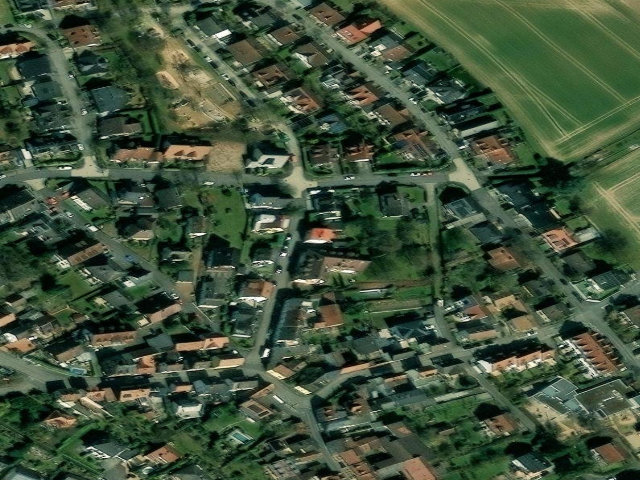 Zwangsversteigerung: Einfamilienhaus, Garage in Wiesbaden, Auringen
