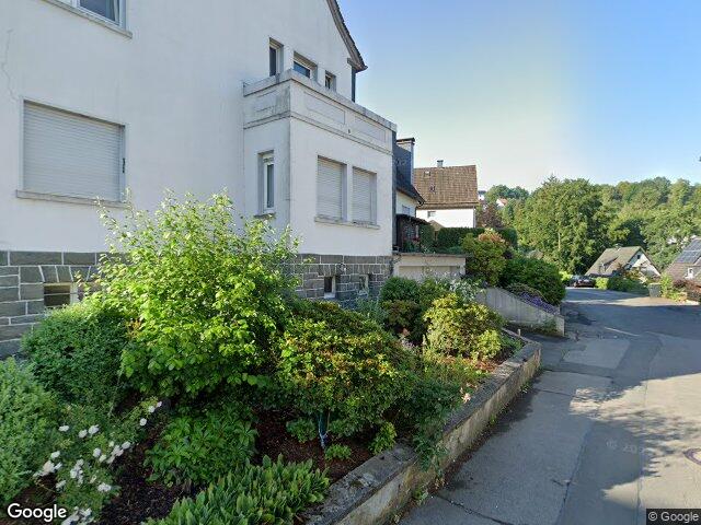 Zwangsversteigerung: Zweifamilienhaus, Kfz-Stellplatz, Garage in Schalksmühle