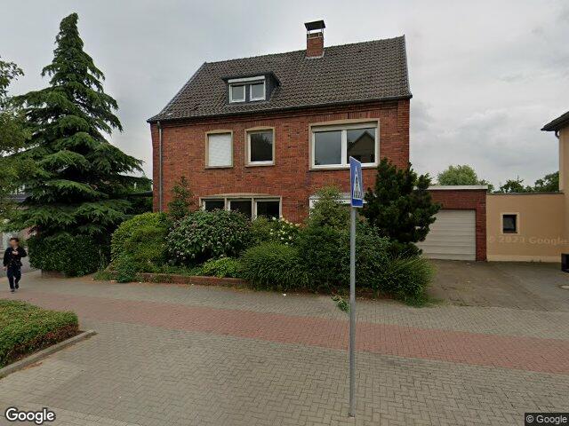 Zwangsversteigerung: Zweifamilienhaus, Einfamilienhaus in Grevenbroich, Elsen