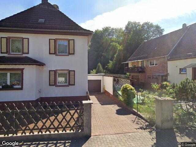 Zwangsversteigerung: Einfamilienhaus in Rinnthal
