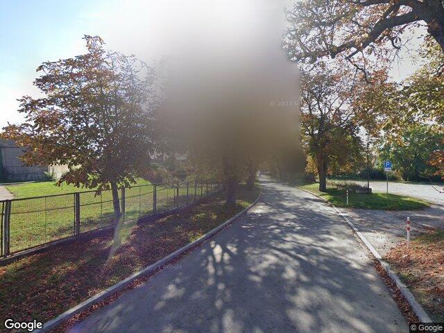 Zwangsversteigerung: Einfamilienhaus, Nebengelass und Gartenanteil in Laucha an der Unstrut, Burgscheidungen