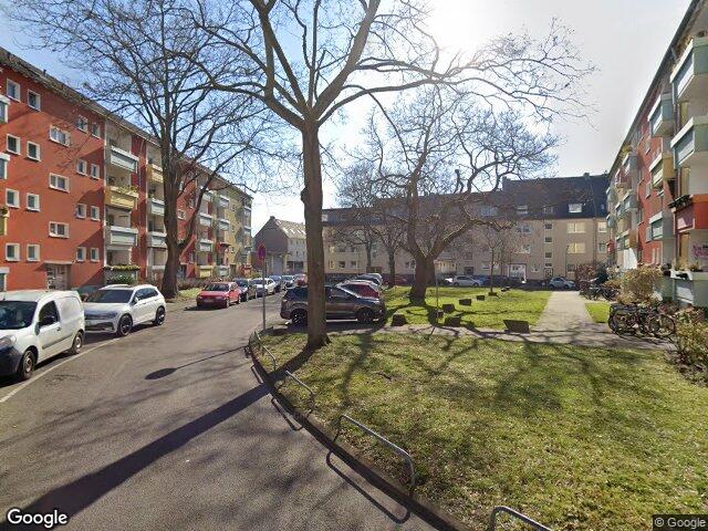 Zwangsversteigerung: Kfz-Stellplatz, Eigentumswohnung (3 bis 4 Zimmer) in Köln, Zollstock