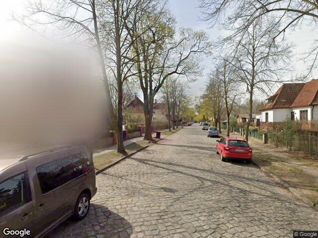 Zwangsversteigerung: Mehrfamilienhaus in Hohen Neuendorf, Bergfelde