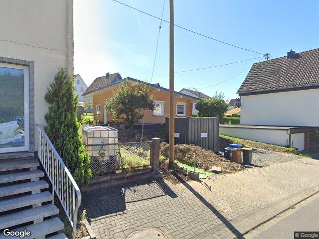 Zwangsversteigerung: Wohnhaus mit Anbau und Garage in Herdorf