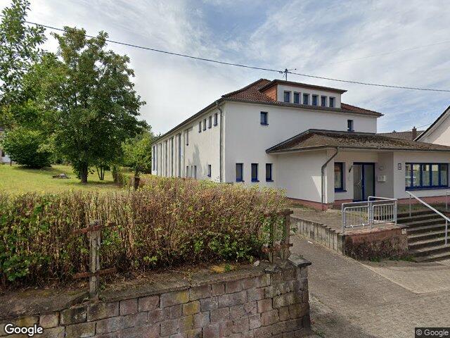 Zwangsversteigerung: Ein- bis Zweifamilienhaus in Heusweiler, Holz