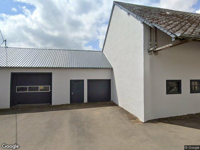 Zwangsversteigerung: Wohnhaus mit Nebengebäude in Olmscheid