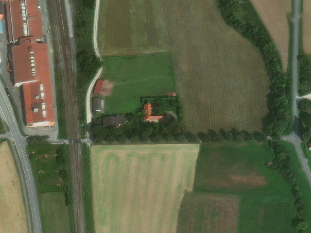 Zwangsversteigerung: Wohn-/Geschäftshaus in Neufahrn/NB