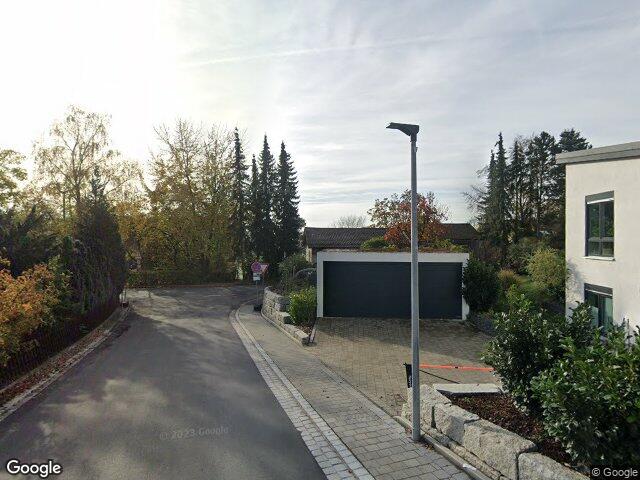 Zwangsversteigerung: Garagengebäude und Schuppen in Marloffstein