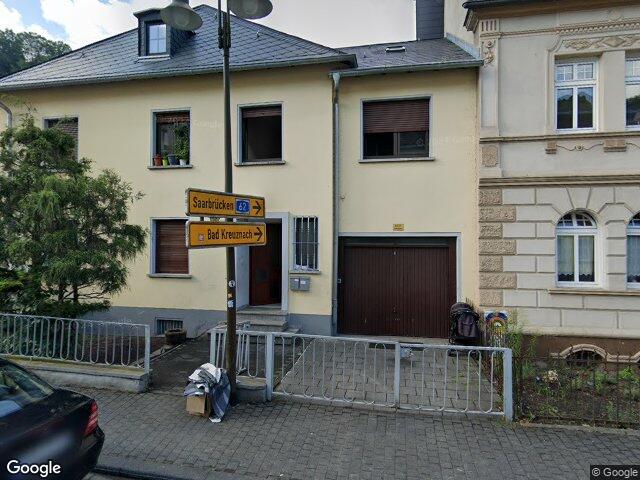 Zwangsversteigerung: Grundstück, bebaut mit einem Wohn- und Geschäftshaus (2 Wohnungen, 1 Fabrik) in Idar-Oberstein