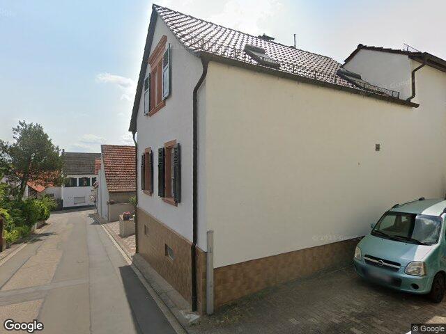Zwangsversteigerung: Einfamilienhaus mit Garagengebäude bebautes Grundstück in Kindenheim