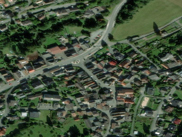 Zwangsversteigerung: Mehrfamilienhaus in Schmitten, Dorfweil