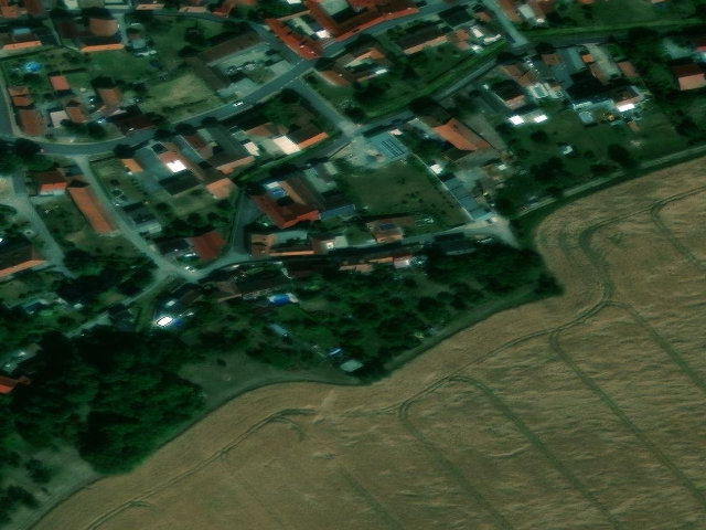 Zwangsversteigerung: Einfamilienhaus, unbebautes Grundstück in Oppershausen