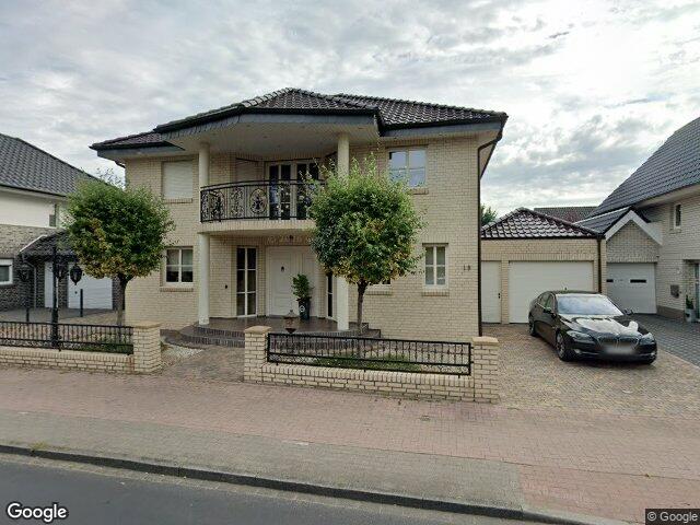 Zwangsversteigerung: Garage, Einfamilienhaus, Carport in Gronau