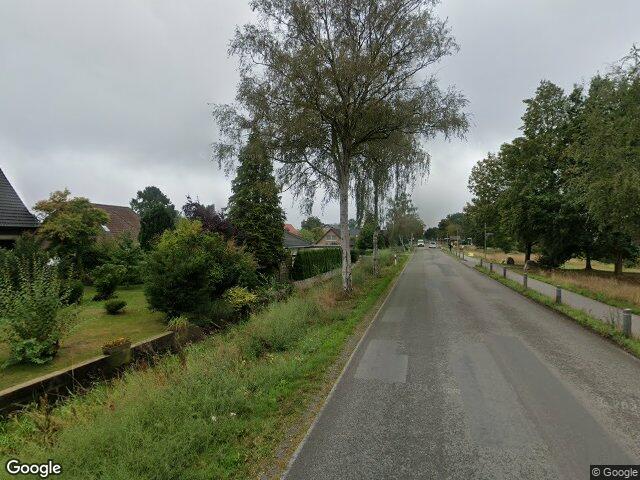 Zwangsversteigerung: Einfamilienhaus, + Weganteil in Sassenburg, Neudorf-Platendorf