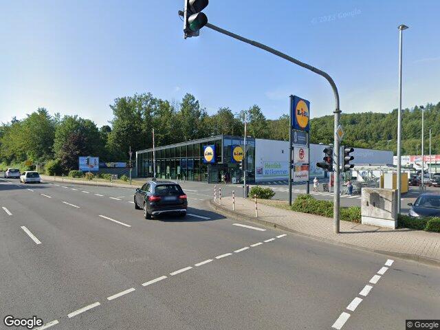 Zwangsversteigerung: Doppelhaushälfte in Finnentrop, Bamenohl