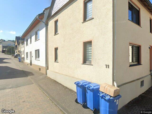 Zwangsversteigerung: Einfamilienhaus, freistehendes, zweigeschossiges in Mengerschied