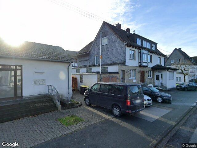 Zwangsversteigerung: zwei Grundsttücke als wirtschaftliche Einheit in Kirchhundem, Oberhundem