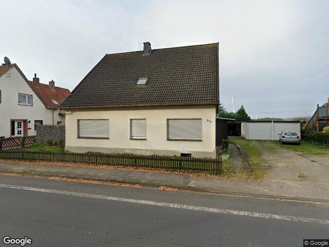 Zwangsversteigerung: Zweifamilienhaus, Garage 2 in Löhne